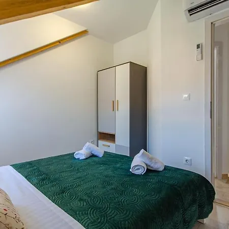 Holiday home Cozy Stone House Close To The Kastela