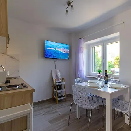 بيت للعطل Cozy Stone House Close To The Kaštela