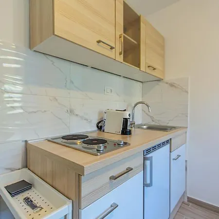 بيت للعطل Cozy Stone House Close To The *